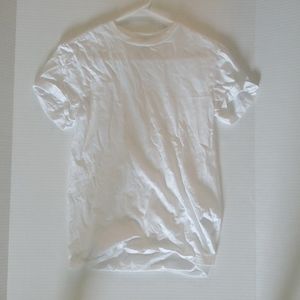 White tee-shirt